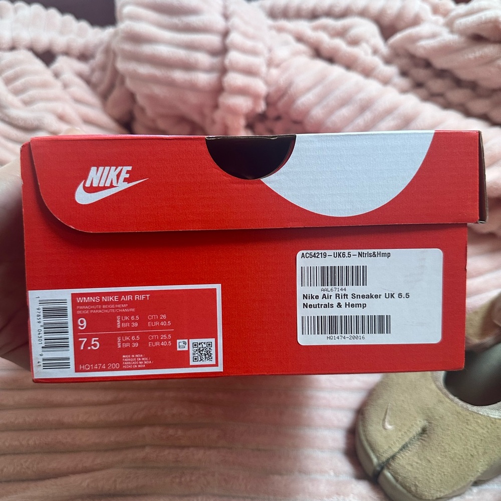 Women’s Nike Air Rift Size 9 - Picture 4 of 4